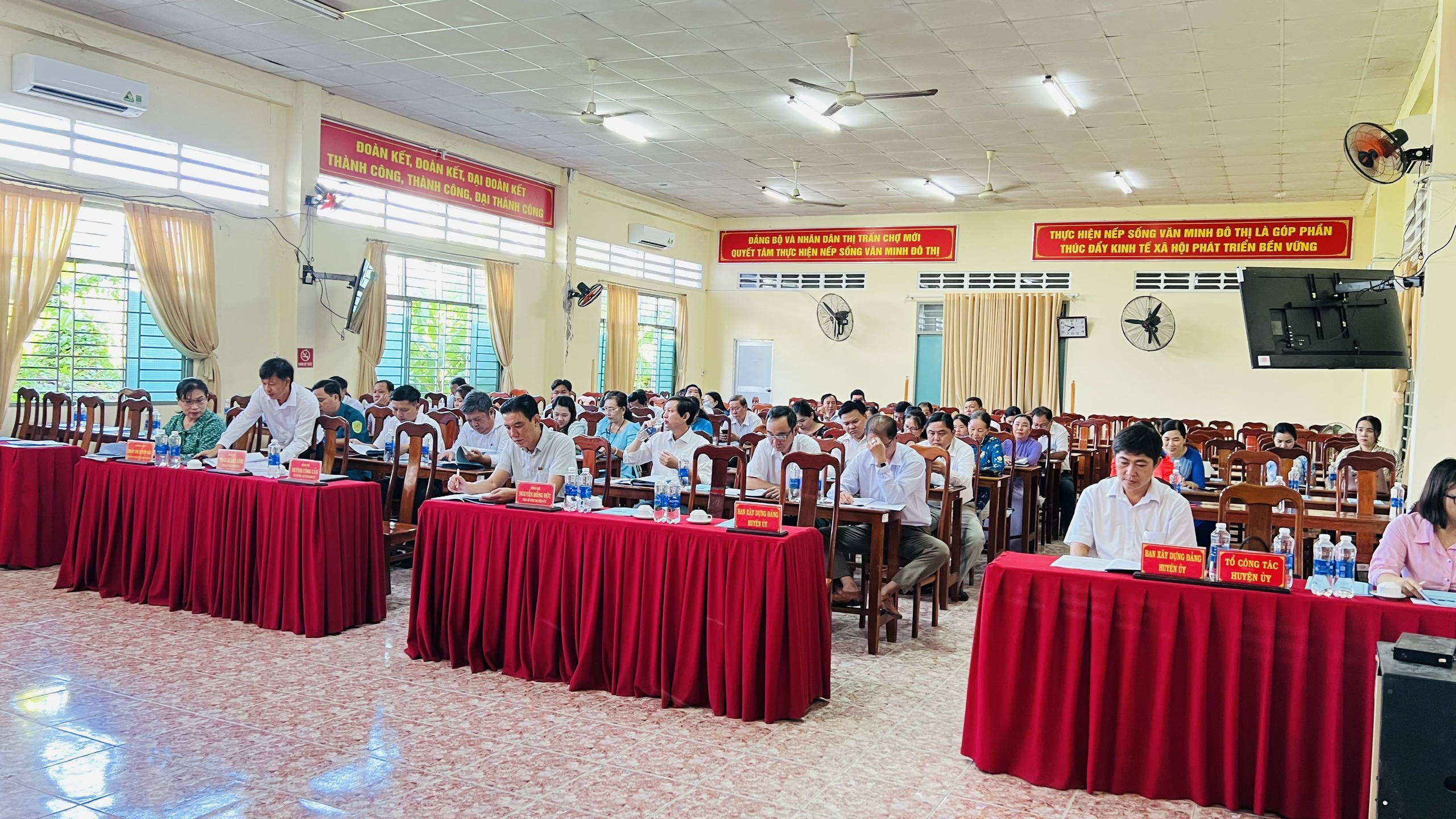 HỘI NGHỊ SƠ KẾT GIỮA NHIỆM KỲ ĐẠI HỘI ĐẢNG BỘ THỊ TRẤN LẦN THỨ XV, NHIỆM KỲ 2020-2025